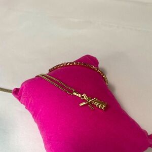 🔴⬇️ Francesca’s pink rhinestone bracelet & holland windmill gold tone necklace